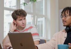 Top 5 Business Podcasts That are Worth Listening to